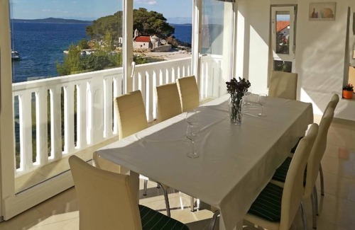 Savar Apartment | 130 m² Apartment ∙ 3 bedrooms ∙ 8 guests
