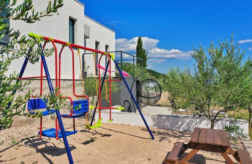 Prolozac House | 130 m² House ∙ 3 bedrooms ∙ 8 guests