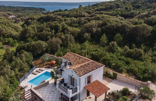 Mali Losinj Villa | 131 m² Villa ∙ 3 bedrooms ∙ 9 guests