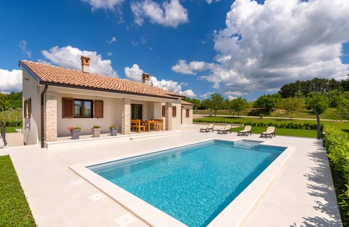 Draguc Villa | 134 m² Villa ∙ 2 bedrooms ∙ 4 guests