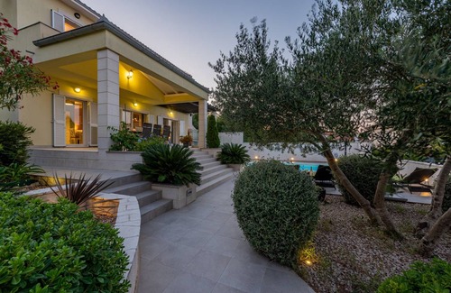 Kukljica Villa | 137 m² Villa ∙ 4 bedrooms ∙ 8 guests