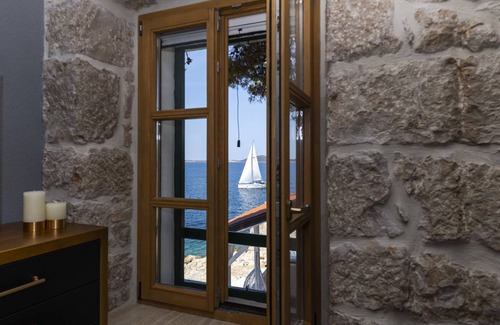 Municipality of Murter Apartment | 140 m² Apartment ∙ 3 bedrooms ∙ 6 guests