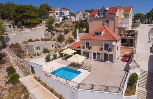 Cove Osibova (Milna) House | 140 m² House ∙ 3 bedrooms ∙ 8 guests