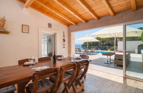 Cove Osibova (Milna) House | 140 m² House ∙ 3 bedrooms ∙ 8 guests