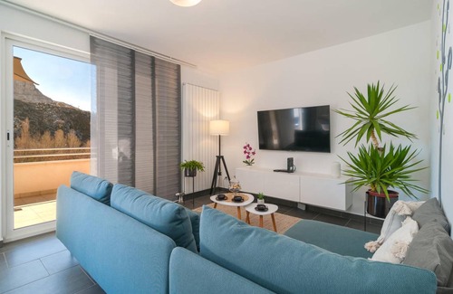 Zrnovnica House | 140 m² House ∙ 4 bedrooms ∙ 8 guests