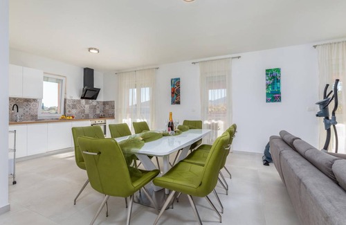 Sikici House | 142 m² Maisonette ∙ 4 bedrooms ∙ 10 guests