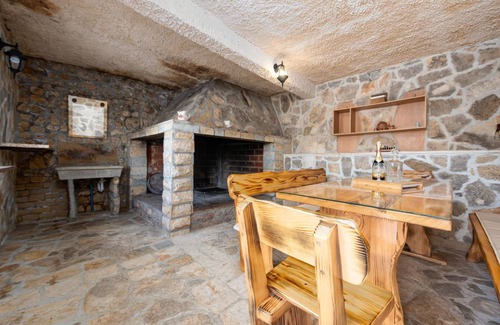 Lovinac House | 147 m² House ∙ 4 bedrooms ∙ 8 guests