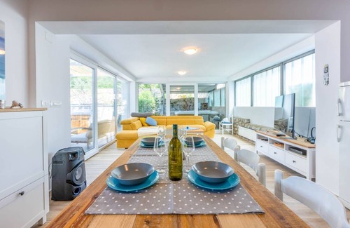 Klenovica House | 150 m² House ∙ 3 bedrooms ∙ 6 guests