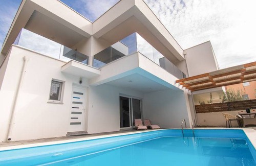 Srima House | 150 m² House ∙ 3 bedrooms ∙ 6 guests