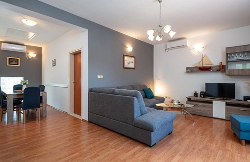 Lovorno House | 150 m² House ∙ 4 bedrooms ∙ 8 guests