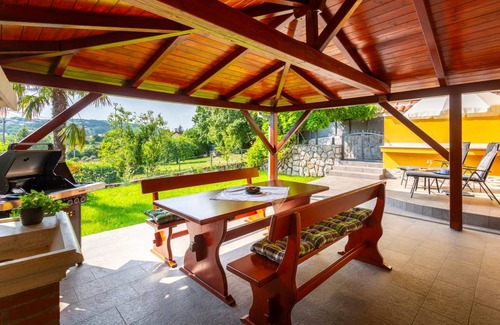 Buzdohanj House | 150 m² House ∙ 4 bedrooms ∙ 6 guests
