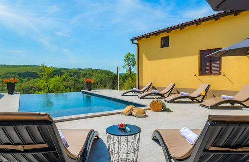 Buzet House | 150 m² House ∙ 4 bedrooms ∙ 8 guests