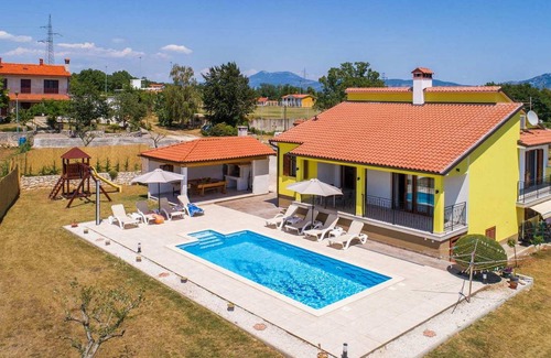 Nedescina House | 150 m² Maisonette ∙ 3 bedrooms ∙ 6 guests