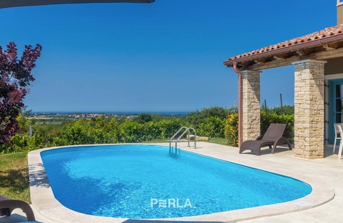 Vardica Villa | 150 m² Villa ∙ 2 bedrooms ∙ 6 guests