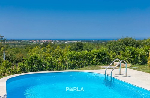 Vardica Villa | 150 m² Villa ∙ 2 bedrooms ∙ 6 guests