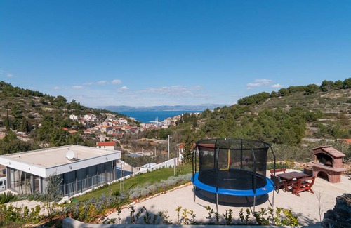 Stomorska House | 152 m² House ∙ 3 bedrooms ∙ 6 guests