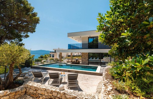 Komarna House | 160 m² House ∙ 4 bedrooms ∙ 8 guests