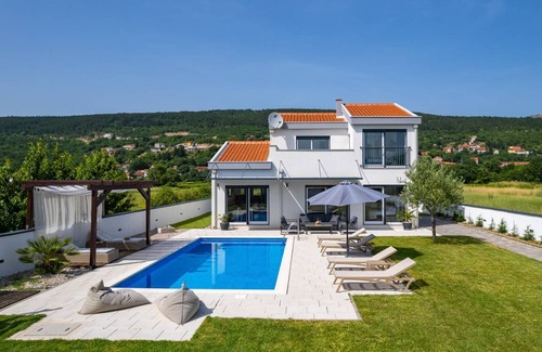 Donji Prolozac Villa | 160 m² Villa ∙ 4 bedrooms ∙ 8 guests