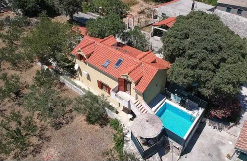 Dol Villa | 160 m² Villa ∙ 4 bedrooms ∙ 12 guests