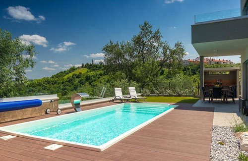 Buje House | 166 m² House ∙ 4 bedrooms ∙ 8 guests