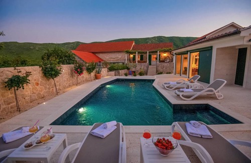 Slivno House | 170 m² House ∙ 5 bedrooms ∙ 8 guests
