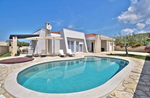 Umag Villa | 176 m² Villa ∙ 3 bedrooms ∙ 8 guests