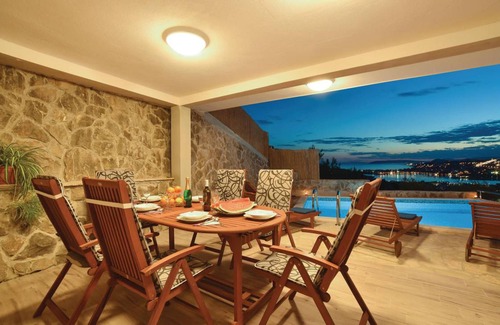 Podstrana Apartment | 180 m² Apartment ∙ 4 bedrooms ∙ 10 guests