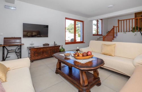 Momici House | 190 m² Maisonette ∙ 4 bedrooms ∙ 10 guests