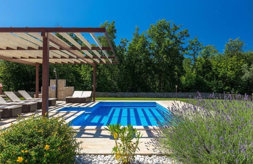 Bazgalji House | 195 m² House ∙ 4 bedrooms ∙ 10 guests
