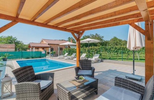 Topid House | 2 bedroom accommodation in Topid