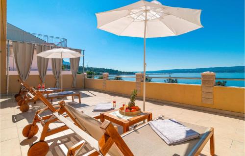 Dugi Rat Apartment | 2 Bedroom Nice Apartment In Dugi Rat