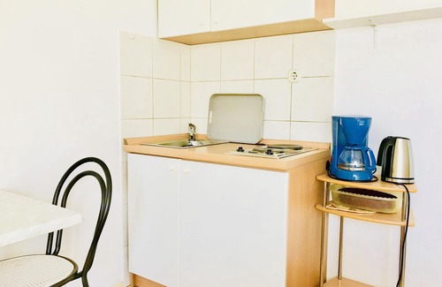 Kastela Apartment | 2 Min. V. Sea/beach, private balcony, free Wi-Fi