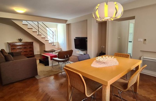 Stari Grad House | 200 m² House ∙ 2 bedrooms ∙ 5 guests