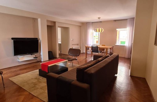 Stari Grad House | 200 m² House ∙ 2 bedrooms ∙ 5 guests