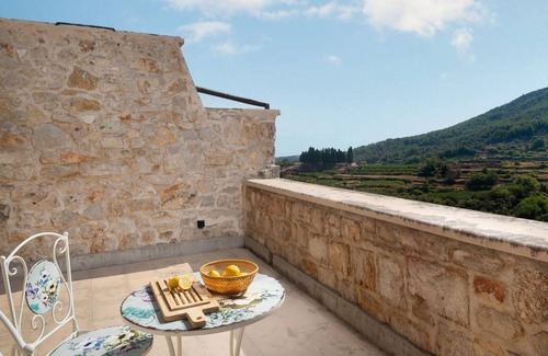 Pitve House | 200 m² House ∙ 3 bedrooms ∙ 8 guests