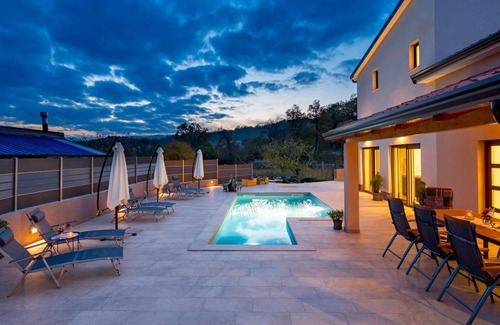 Viskovo House | 200 m² House ∙ 4 bedrooms ∙ 8 guests