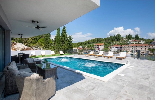 Blace House | 200 m² House ∙ 4 bedrooms ∙ 8 guests