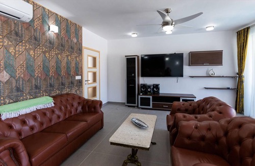 Blace House | 200 m² House ∙ 4 bedrooms ∙ 8 guests