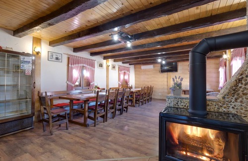 Kravarsko House | 200 m² House ∙ 4 bedrooms ∙ 10 guests