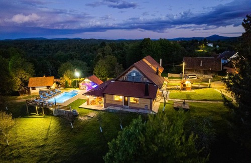 Gornje Dubrave House | 200 m² House ∙ 3 bedrooms ∙ 7 guests