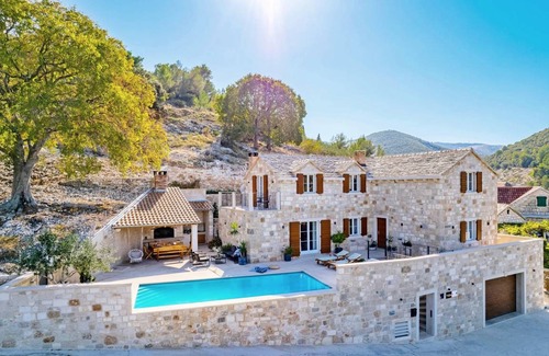 Dol Villa | 200 m² Villa ∙ 4 bedrooms ∙ 8 guests