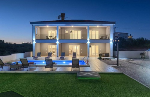 Peruski House | 207 m² House ∙ 4 bedrooms ∙ 10 guests