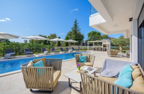 Jehnici House | 208 m² House ∙ 4 bedrooms ∙ 8 guests