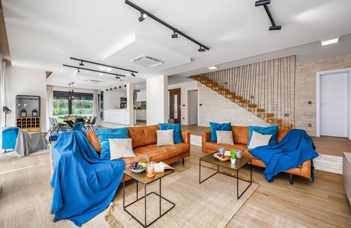 Jehnici House | 208 m² House ∙ 4 bedrooms ∙ 8 guests