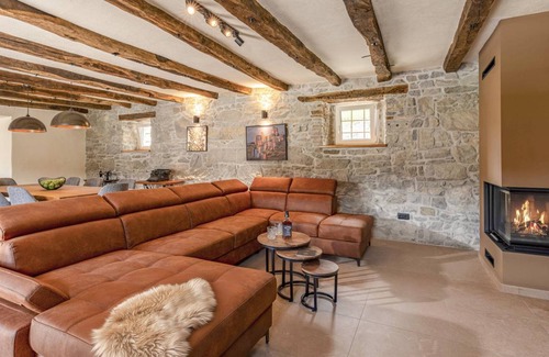 Buzet House | 210 m² House ∙ 4 bedrooms ∙ 8 guests
