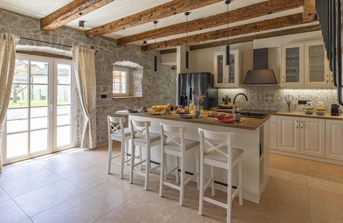 Buzet House | 210 m² House ∙ 4 bedrooms ∙ 8 guests