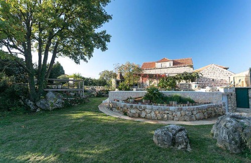 Popovici Villa | 210 m² Villa ∙ 4 bedrooms ∙ 9 guests