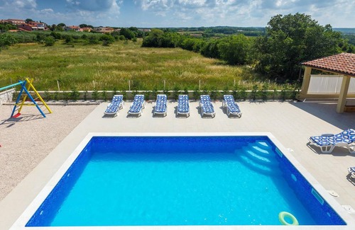 Brnobici House | 212 m² House ∙ 4 bedrooms ∙ 8 guests