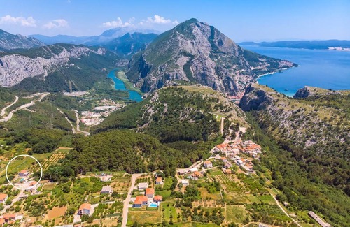 Omis Villa | 215 m² Villa ∙ 4 bedrooms ∙ 7 guests