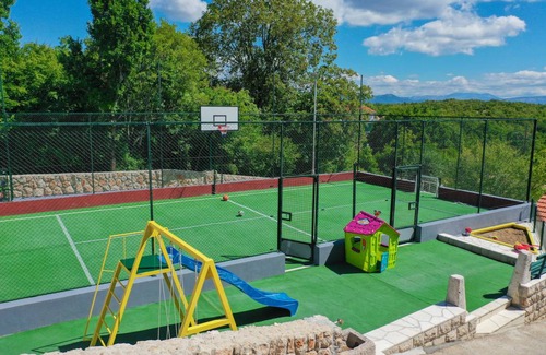 Lokvicici House | 227 m² House ∙ 4 bedrooms ∙ 8 guests